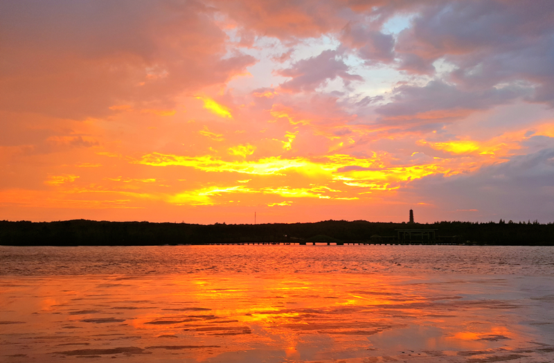 夕阳镜湖